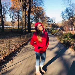 Meet your Posher, Lenys